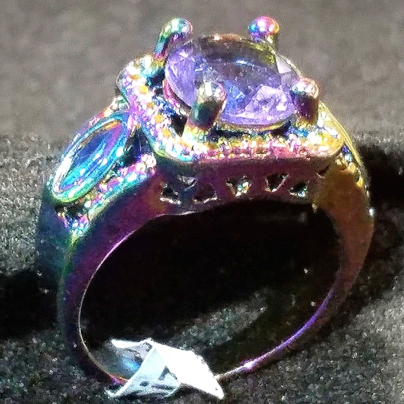 Jewelry - Women's prism colored ring